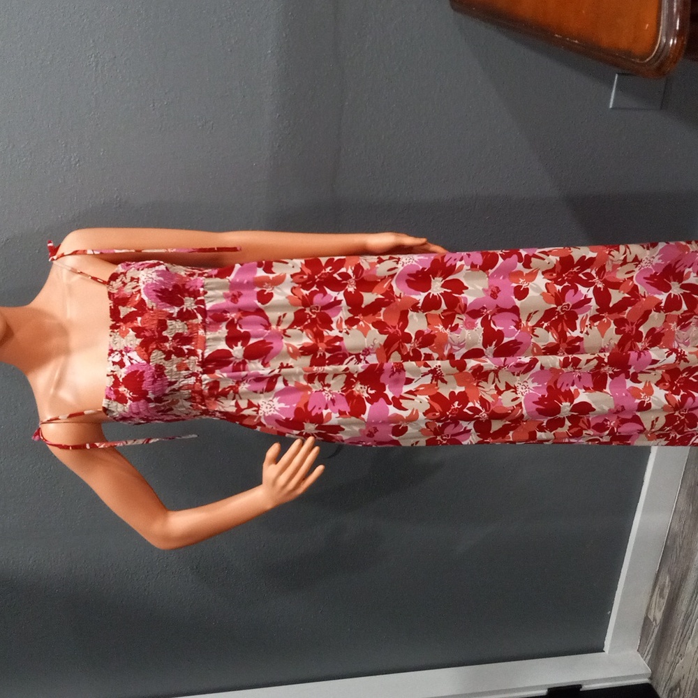 Uniqlo Floral Red and Pink Women's Dress Shirred Top Midi Dress Size M